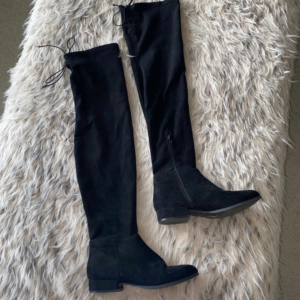 Sexy tall boots!